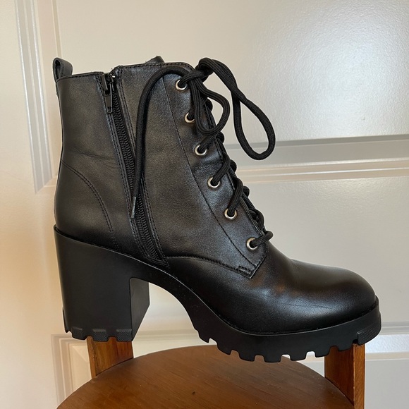 High heels Combat Booties- size 8- USED ONCE - Picture 2 of 3